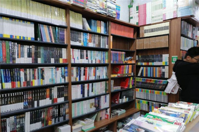 崇文書店 網(wǎng)絡(luò)文化經(jīng)營的新探索與傳統(tǒng)堅(jiān)守